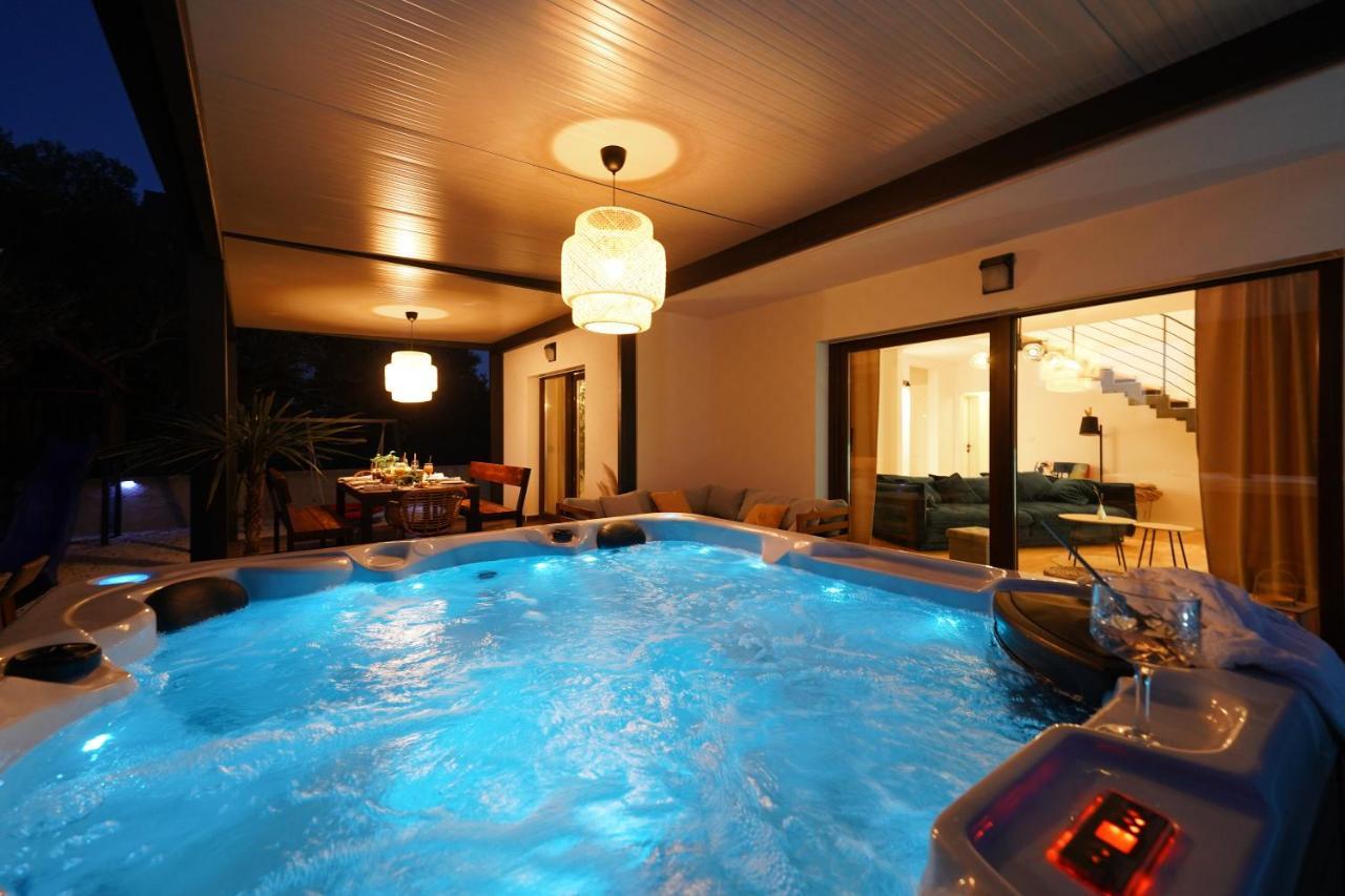 Villa Suncica With Heated Pool, Jacuzzi And Bikes Near Zadar Sukosan Ngoại thất bức ảnh
