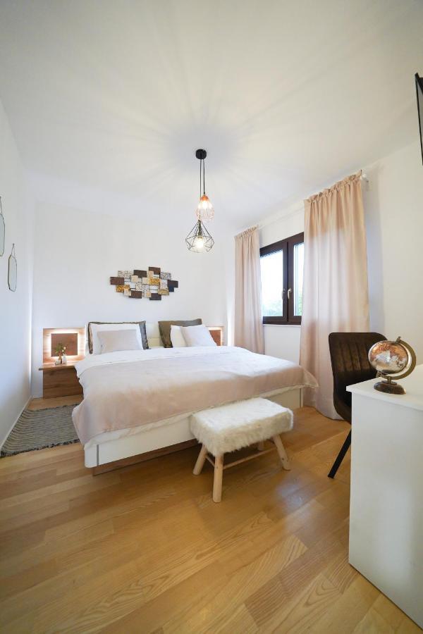 Villa Suncica With Heated Pool, Jacuzzi And Bikes Near Zadar Sukosan Ngoại thất bức ảnh
